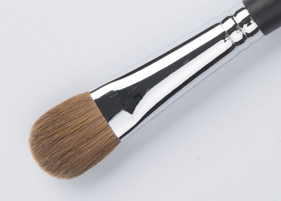 सटीक अनुप्रयोग के लिए क्रूरता मुक्त नारंगी सिंथेटिक फाइबर के साथ छोटा नुकीला कंसीलर ब्रश